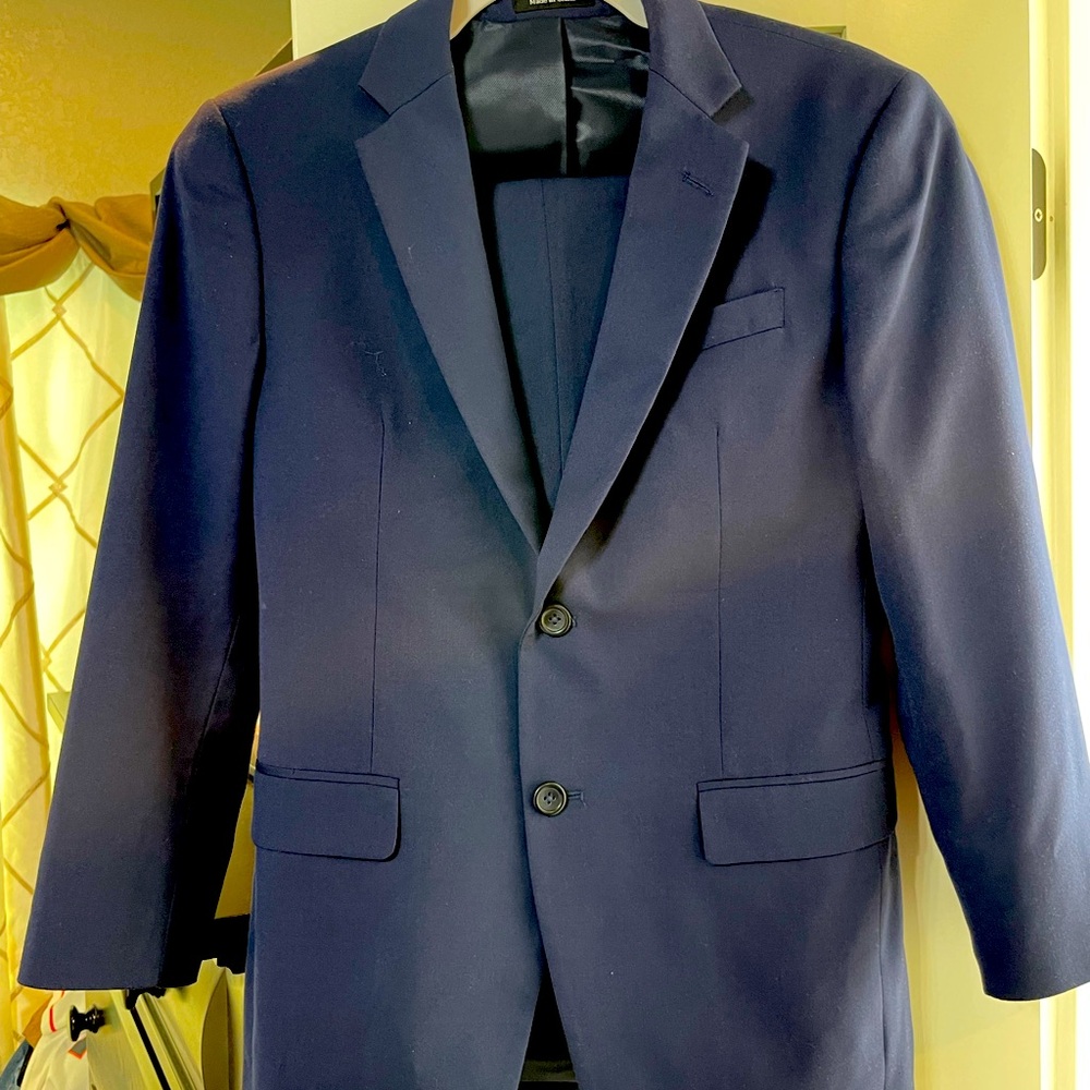 True Blue Men’s suit 35 short jacket/29 length(tailored and able to be let down)